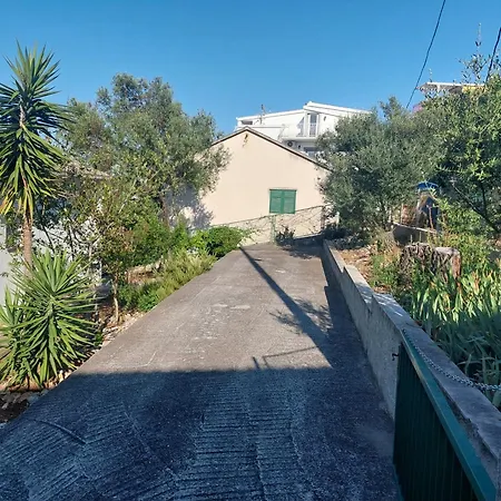 Peaceful & Cozy Rest House, 80m From Трогир