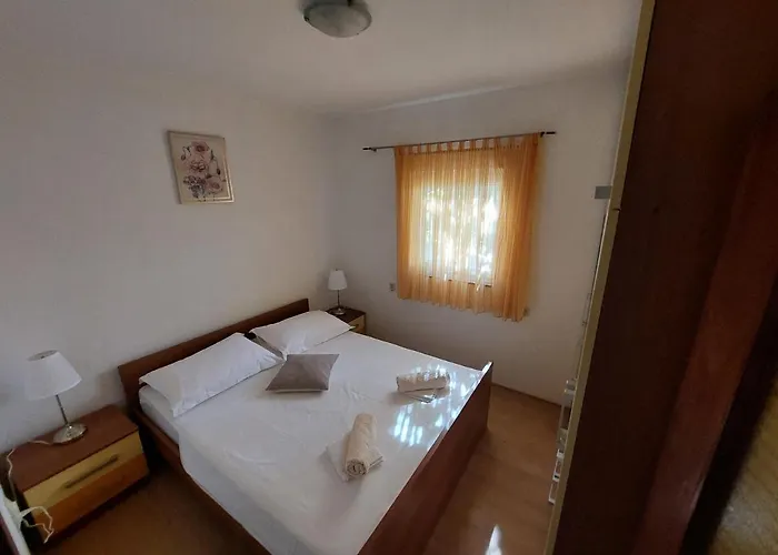Peaceful & Cozy Rest House, 80m From Vakantiehuis
