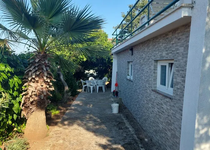 Peaceful & Cozy Rest House, 80m From טרוגיר