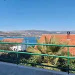 Дом отдыха Peaceful & Cozy Rest House, 80m From Трогир