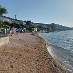 Peaceful & Cozy Rest House, 80m From Дом отдыха