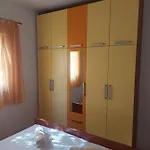 Peaceful & Cozy Rest House, 80m From Дом отдыха *