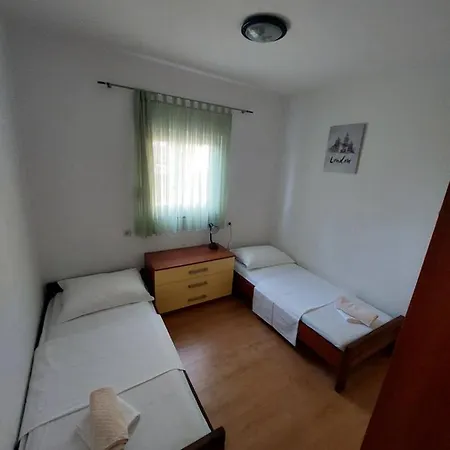 Peaceful & Cozy Rest House, 80m From Hébergement de vacances Trogir
